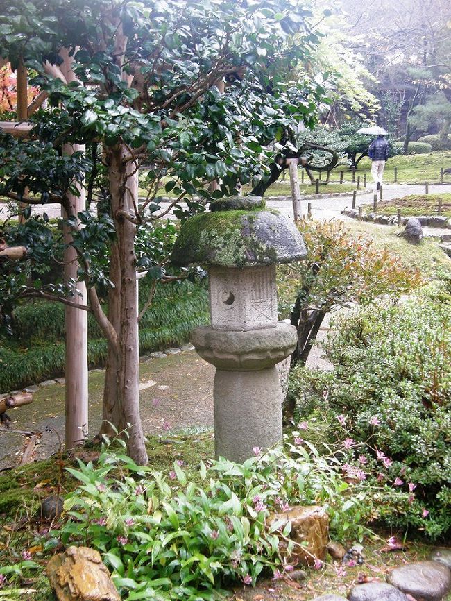 全員が集合するまでの少しの時間で兼六亭の周りを・・。