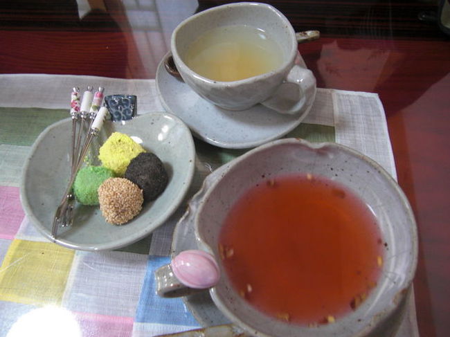 韓国の伝統的なお茶。　五味子茶（５つの味がするみたいだが・・・・分からない）<br /><br />その時の体調によって味覚が変わるといわれているお茶