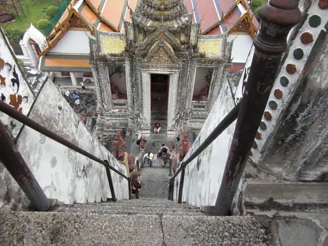 急斜面な階段<br /><br /><br />