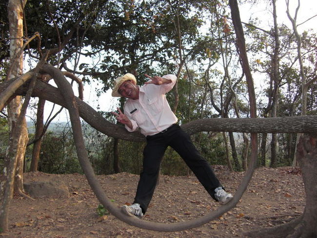 可愛い過ぎる！！笑<br /><br /><br />日本語ペラペラ、名古屋弁もペラペラの現地の友人♪<br /><br />彼は2005年に愛知県で行われていた愛地球博の万博でカンボジアのパビリオンでカンボジア代表として来日してました！！