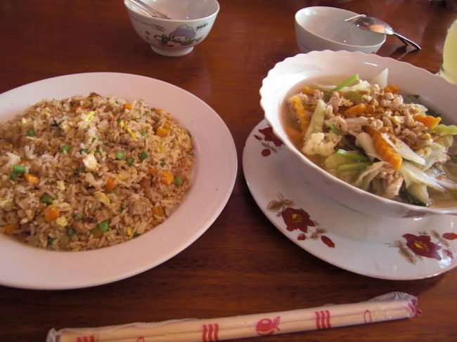 やっぱり大好きクメール料理<br /><br />チャーハンとヌードル