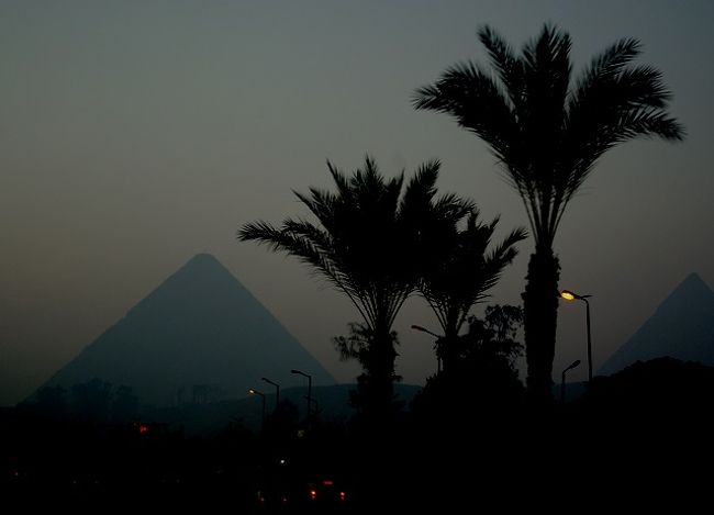今日も、カイロの市内は「砂嵐」です・・・<br />