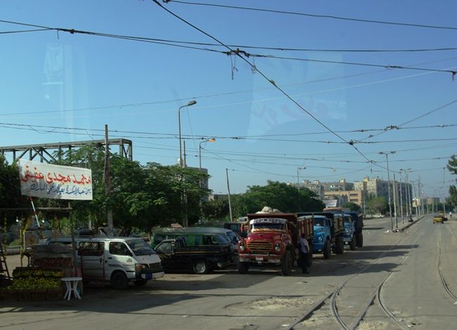 道路にはオールドカーが、空には架線が・・・<br /><br /><br />なんとも、ノスタルジックな良い雰囲気ですね　(^^)<br /><br /><br /><br /><br />