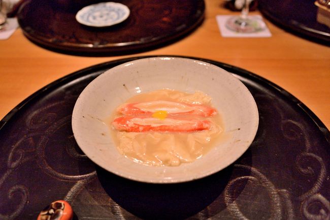 かに身と湯葉のコラボです。<br /><br />お出しが食材の旨味を引き出しています。<br />ほんま　おいしいわ(＾□＾*) ｡★.::･'゜☆