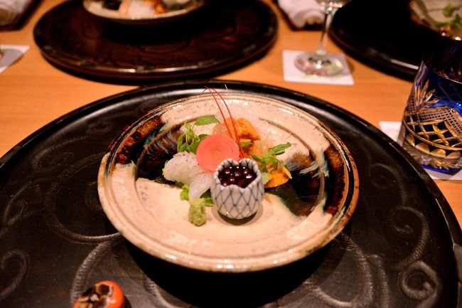 この唐津のお皿素敵です<br /><br />ご主人　陶器にこだわりをお持ちで<br />こちらでは、器を拝見するのも楽しみの一つです。<br /><br />つまのにんじんに一同感動<br />包丁の技に「さすが！プロの仕事！お見事！」<br />写真撮ってなくて残念！<br />