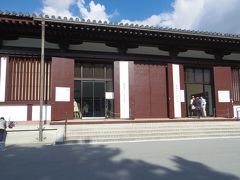 興福寺国宝館

さすがに国宝！
１０００年以上前に作られた素敵な仏像がたくさん。

阿修羅様は上野にいらした時と違って、なにげなく自然体で立っていらっしゃっていました。
ところで、興福寺のHPを見たら、阿修羅ファンクラブがあってびっくり！
