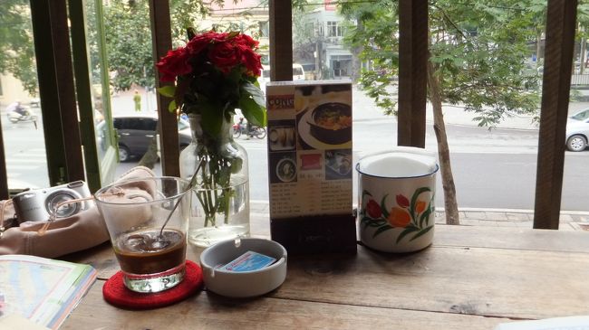 窓際に席をとって<br />外を見ながら、少しまったりして<br />休まりましたよ。<br /><br />さあ、このあとは<br />一度ホテルにもどりましょう＾＾