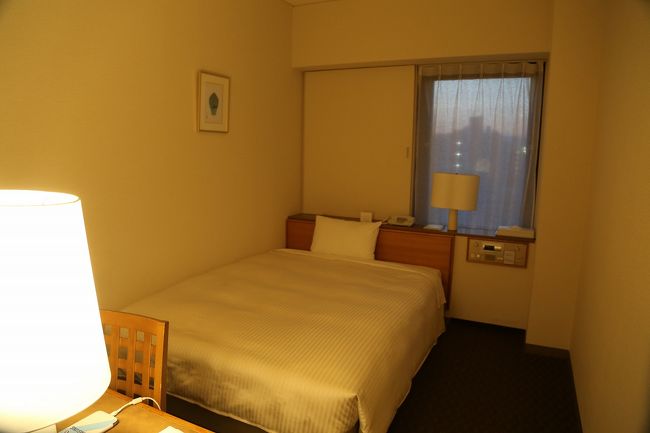 部屋は、シンプルそのものです。出遅れたからやむなし。