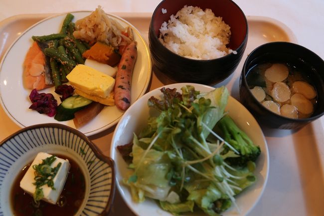 翌朝の食事は急いでいたので駆け込みでした。