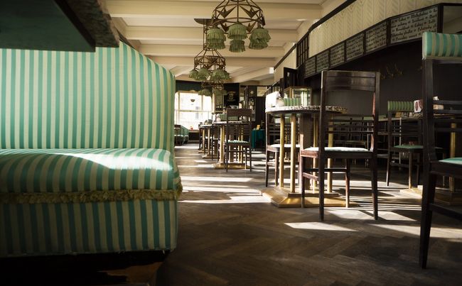 GRAND CAFE ORIENT<br />他にお客さんが居なかったので、変なアングル。<br /><br />http://www.grandcafeorient.cz/