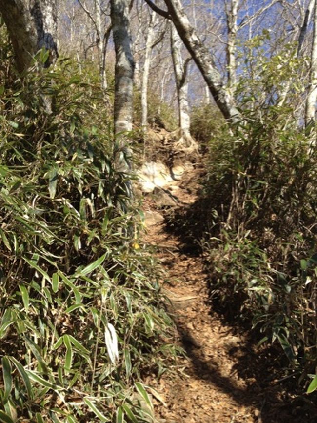 石割神社をあとに、先を進みます。<br /><br />こんな所や、、、