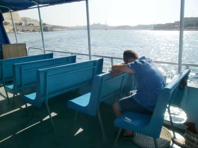 <br />スタッフ…お疲れのようで。