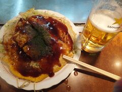 広島での祝杯と言えばお好み焼きにビール。
昨年同様、八丁堀にあるへんくつやで祝杯です。

広島のお好み焼きはやっぱり現地で食べるとおいしいです。
