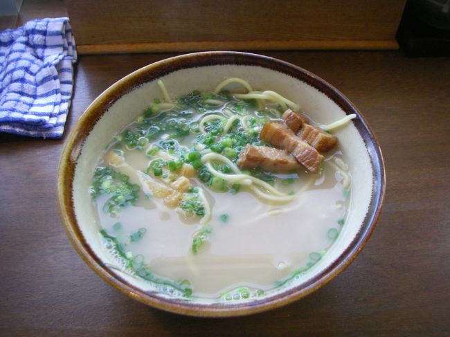 普通サイズの八重山そば。