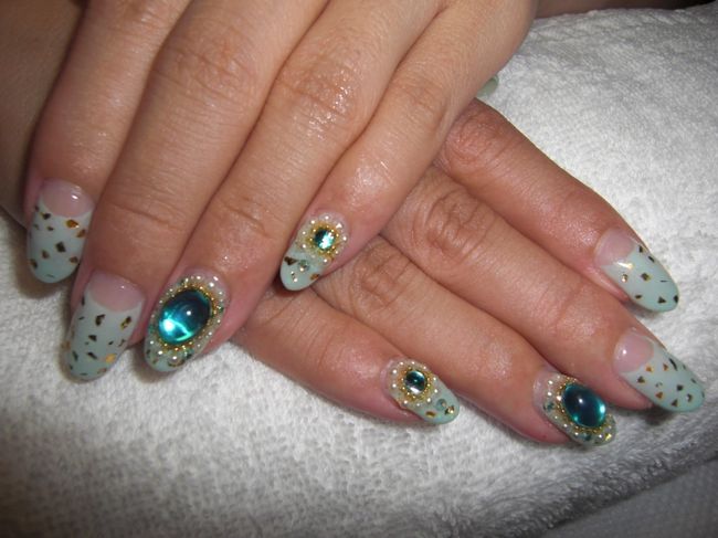 ネイルをエジプトの女王クレオパトラを意識してみました（笑）<br /><br /><br />はい！自己満足です（笑）