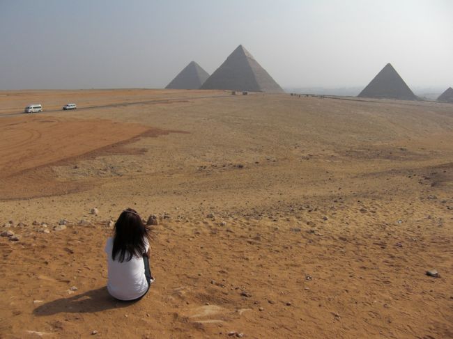 ピラミッドはウットリするぐらいイイシルエットです！