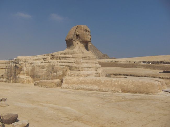スフィンクスの足元まで行けれたのでそばまで・・・