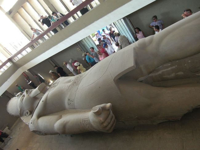 ラムセス２世の巨像