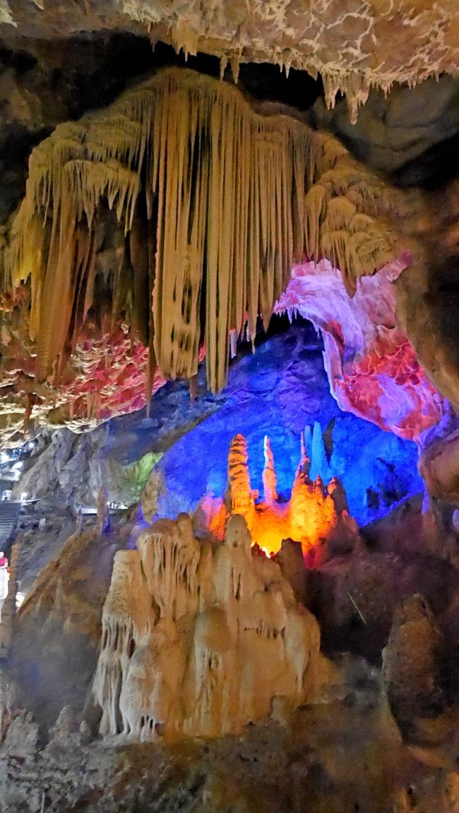 鍾乳石 2013.8トルコの友人の実家を訪ねて31-すばらしいライトアップのBallica