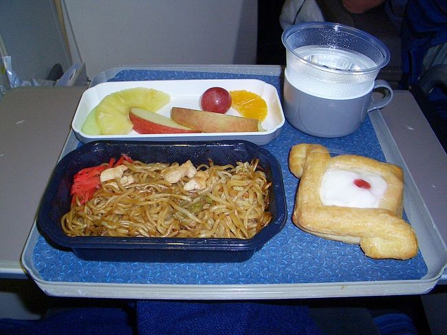 ＮＷ便のロサンゼルスからラスベガスまでの機内食