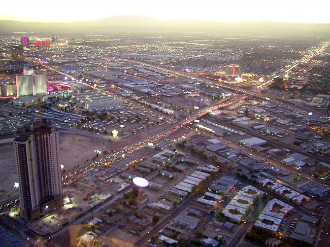 タワーからの景色<br /><br /><br />もう少し暗かったらイルミネーションとかキレイに見えたんだろうな。。。