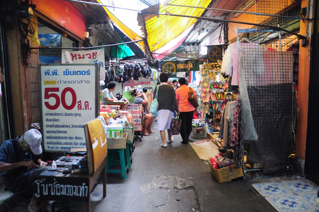 さらに細い道を奥へずんずんと行ってみました。