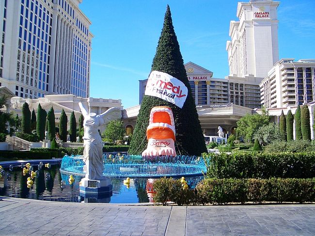 前日にコロナビールを２人でラスベガスの夜に乾杯☆に、ちなんで３本空け・・・。 <br />爽やかな朝を迎えました☆<br /><br /><br />はい。。。寝坊しました（笑）<br />なので朝食とランチを一緒に。。。。