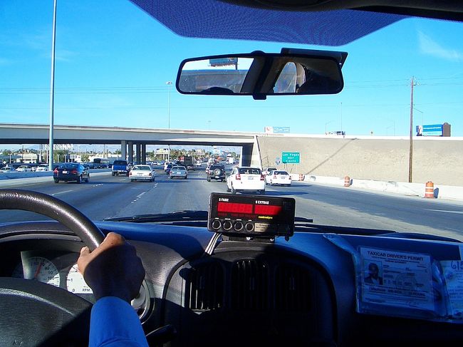 満腹になったのでウォーキングがてらアウトレットへ