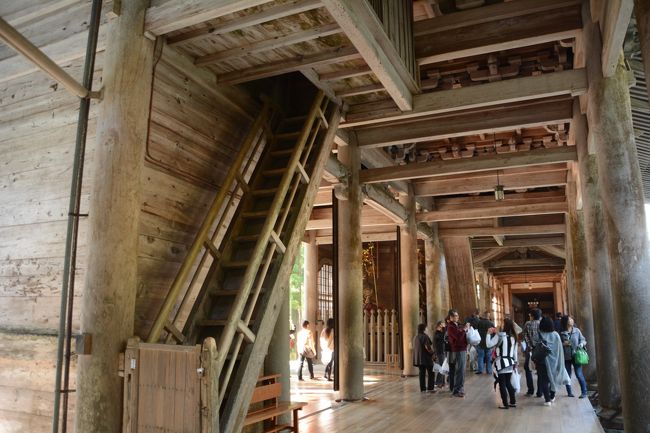 山門です。立派な門です