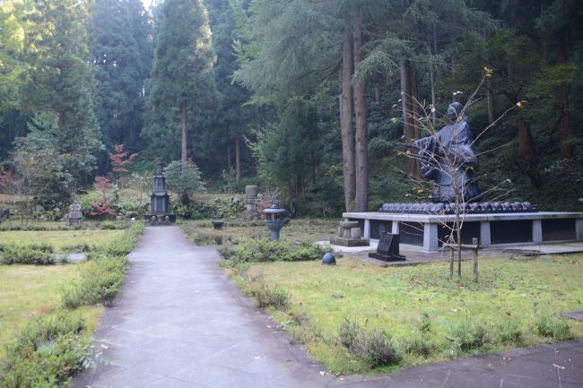 寂光苑です。平成12年に出来たばかりのようです。