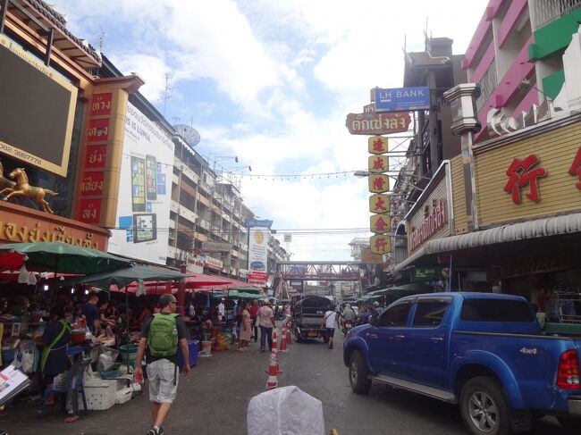 チェンマイの町に戻ってきて、マーケットへ