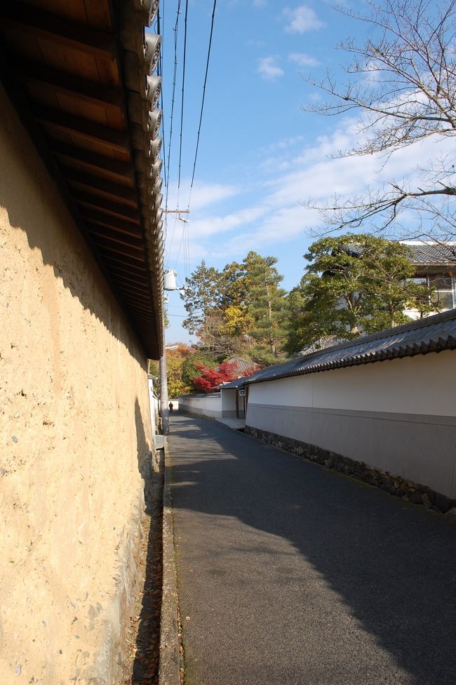 戒壇堂を後にゆっくりと歩いて興福寺に向かいます。