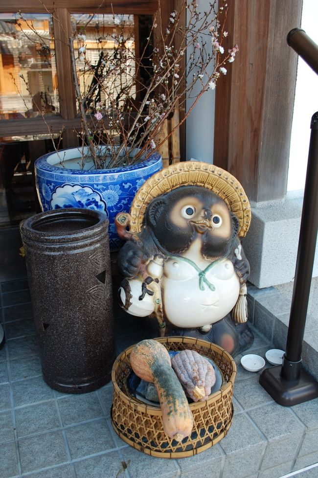 昼食はこちら、高畑の「たつや」