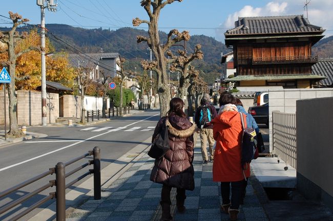 前を歩くのは、らぼさんとJOECOOLさんの奥さま。<br />