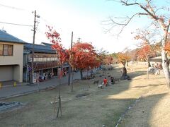 若草山の麓にやってきました。