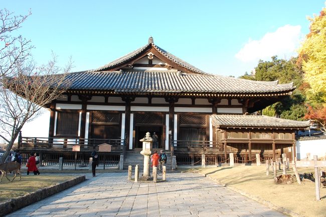 法華堂<br /><br />御本尊さまにお会いできます。やはりミュージアムではなく、在るべき所に安置されることでとても輝いているように感じました。