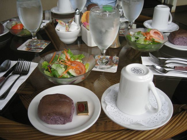 タロイモのパンが美味しかったです♪