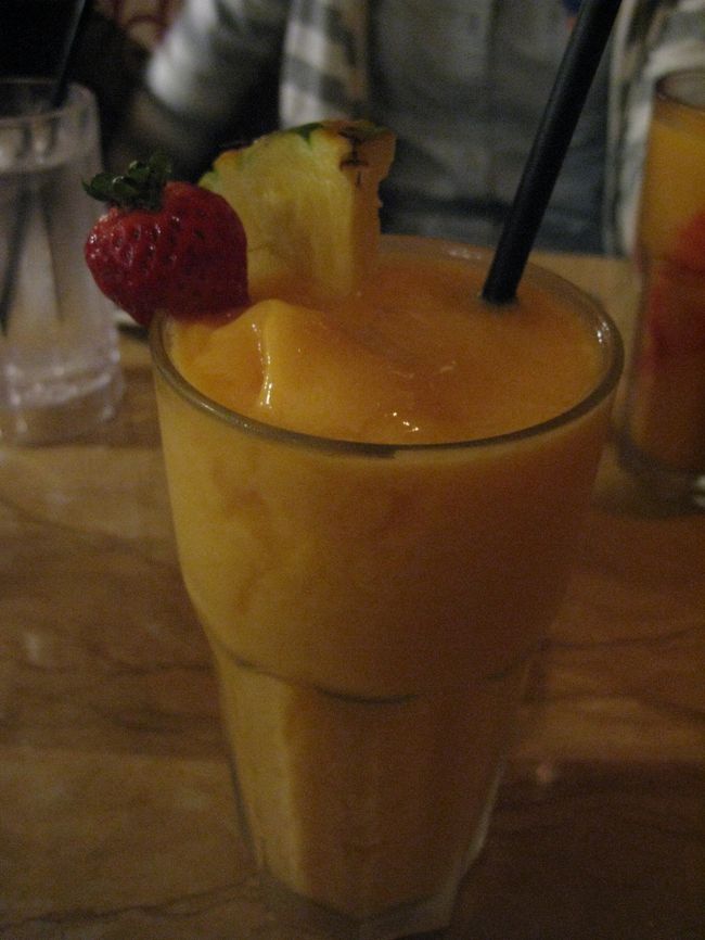 夜ご飯はチーズケーキファクトリー。<br />カウアイ島で一緒だった方とごはん一緒に食べました。