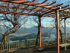 三方五湖

レインボーラインを通り、三方五湖に到着。
ここは、第３駐車場。