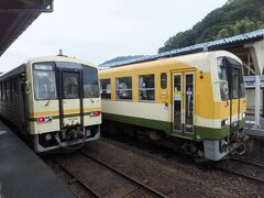 木次駅で再び対向列車との待ち合わせで時間調整です。