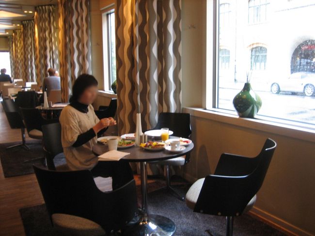 母もかなりもりもり食べています。<br />落ち着いた雰囲気でなかなか優雅です♪<br />