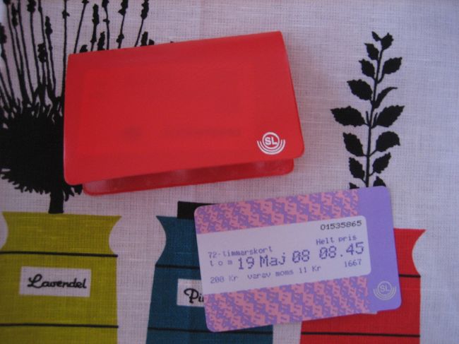 朝食を終え、これからグスタフスベリの町へ出発です。<br />駅でＰｒｅｓｓｂｙｒａｎというキオスク？のようなところで<br />７２時間地下鉄＆バス乗り放題のカードを購入。<br />こちらも１８０Ｋｒだと聞いていたのに２００Ｋｒに上がっていました。<br />それでもかなりお得なカードです。<br />（ちなみに２４時間は９０か１００Ｋｒくらいです）<br />