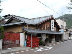 町並みの中にある造り酒屋さん。
銘柄の名前は、琵琶湖に浮かぶ島の名前がついています。