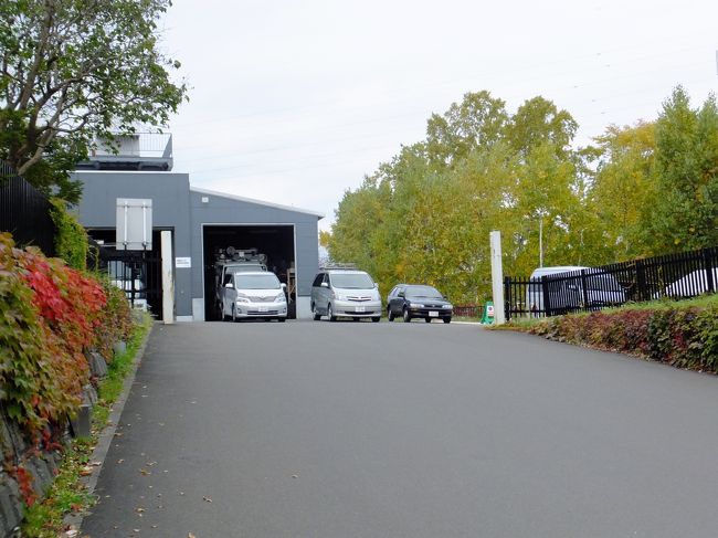 その後、ＨＴＢまわりをぐるっと歩いてみる。<br />裏の駐車場。対決列島で安田くんがヤーヤー！ってやったとこだな。<br /><br />予約すれば見学コースがあるようですが、今回は時間が合わず断念。ただあくまでもＨＴＢの見学であって水どうファンのためのコースではないようです。(そりゃそうだ）