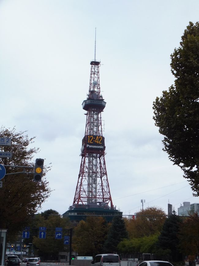 ハイ、こちらテレビ塔。<br />ん？？なんだかこの景色に見覚えがあるぞ？？札幌は初めてなんだけど…。