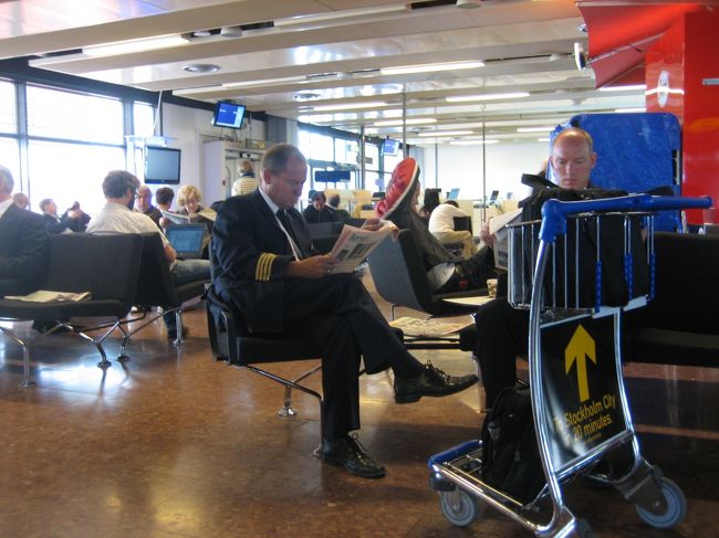 日本に向かう便の機長さんたち。<br />くつろいでいます。<br />