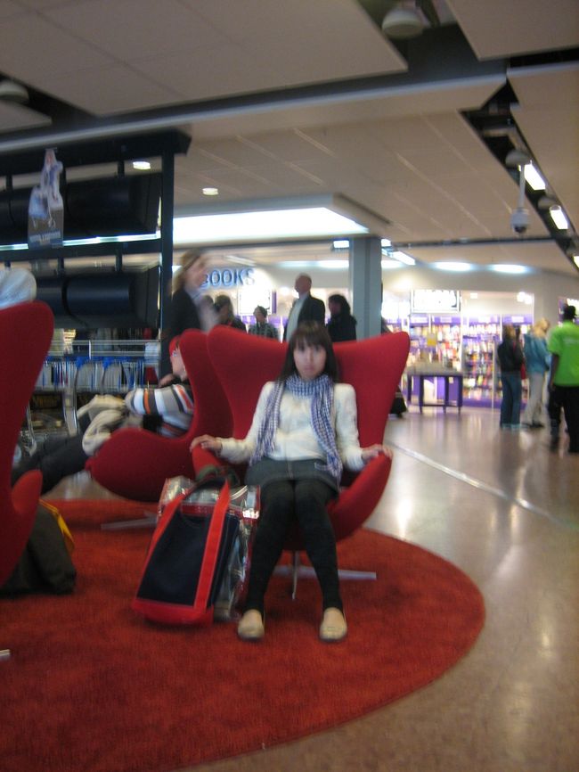 モザイクが必要ないほどボケボケ。。<br /><br />ここぞとばかりに座っちゃいます。<br />やっぱり座り心地がいいです！