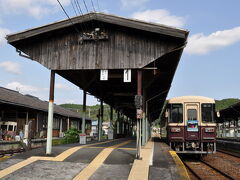 ＜天竜浜名湖鉄道＞
遠州鉄道の終点・西鹿島駅からは、天竜浜名湖鉄道に乗り換え。途中の天竜二俣駅は風情ある駅舎です。長閑な遠州の風景を楽しみながら、掛川に到着。そこからは青春18切符で東海道本線を東京まで帰る通常のルートです。
