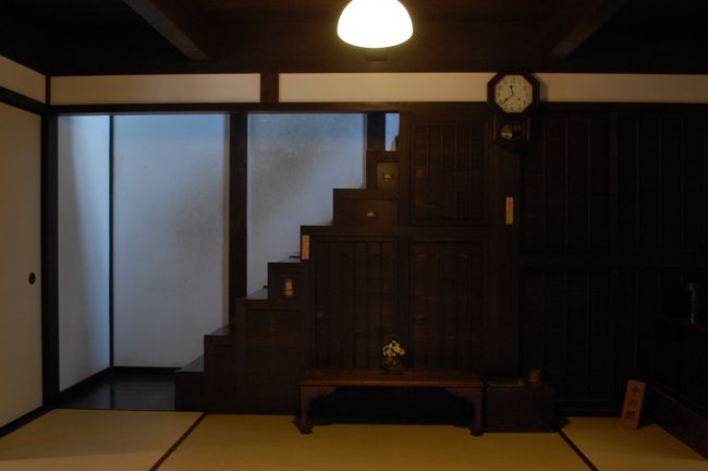 「ならまち格子の家」<br /><br />無料です。<br /><br />こちらにはかまど（おくどさん）があって係りの人ではなくて、kuritchiさんに説明して頂きました。さすが〜。