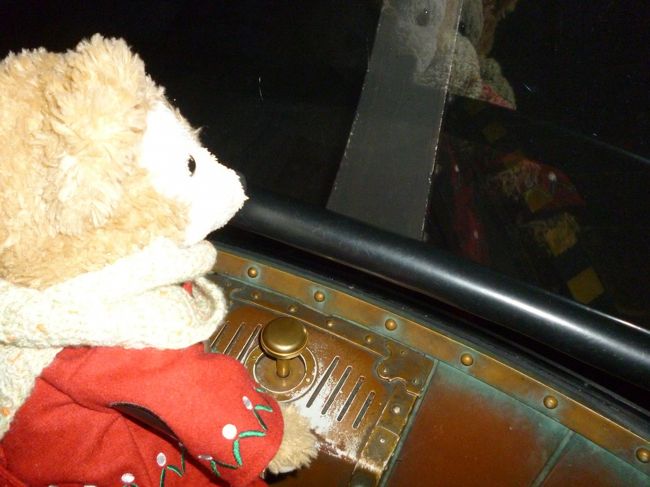 潜水艦操縦中。